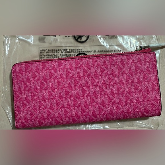 Michael Kors jet set travel Wallet - Picture 3 of 5